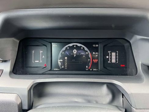 Certified 2025 Toyota Tacoma SR5 image 28