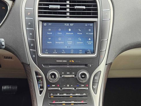 Used 2019 Lincoln Nautilus Select AWD/4WD image 16