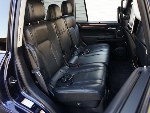 Used 2017 Lexus LX 570 4WD image 20