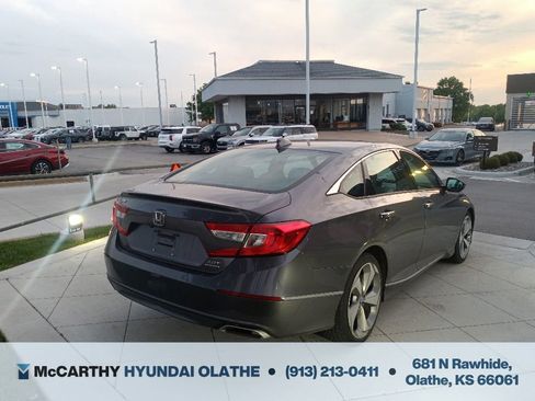 Used 2018 Honda Accord Touring image 11