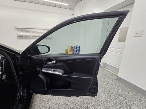 Used 2013 Toyota Camry SE FWD image 29