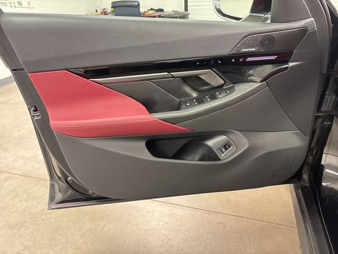 Certified 2025 BMW 530i image 11