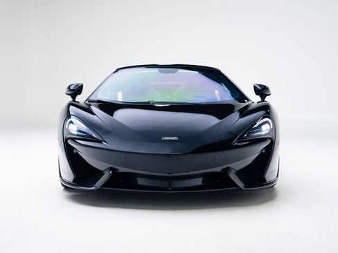 Used 2019 McLaren 570S Spider image 4