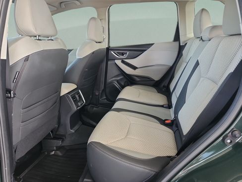 Used 2024 Subaru Forester Premium AWD/4WD image 17