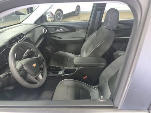 Used 2021 Chevrolet TrailBlazer LS FWD image 6