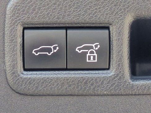 Used 2025 Subaru Solterra AWD/4WD image 32