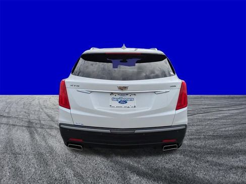 Used 2018 Cadillac XT5 Luxury w/ Driver Awareness Package FWD image 5