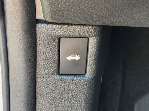 Certified 2023 Honda Accord EX image 25
