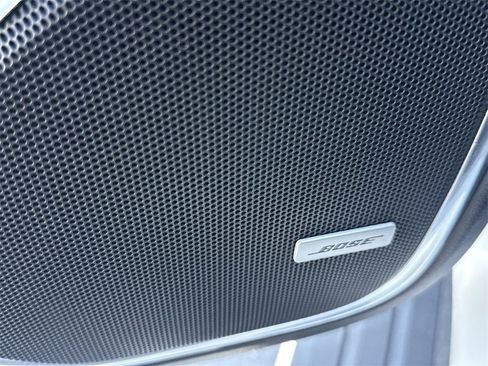 Used 2020 Chevrolet Suburban Premier w/ Premier Plus Edition image 15