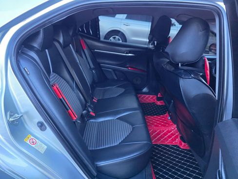 Used 2018 Toyota Camry SE image 16