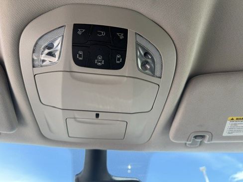 Used 2023 Chrysler Voyager LX FWD image 18
