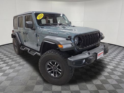 Used 2024 Jeep Wrangler Unlimited Sport AWD/4WD image 3
