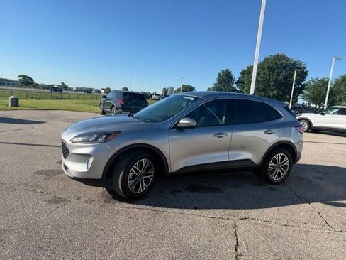 Used 2022 Ford Escape SEL w/ Technology Package FWD image 8