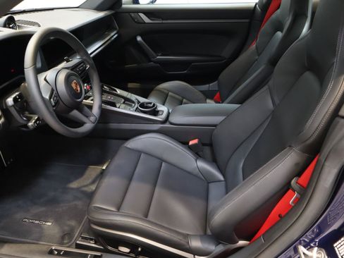 Used 2025 Porsche 911 Carrera RWD image 18