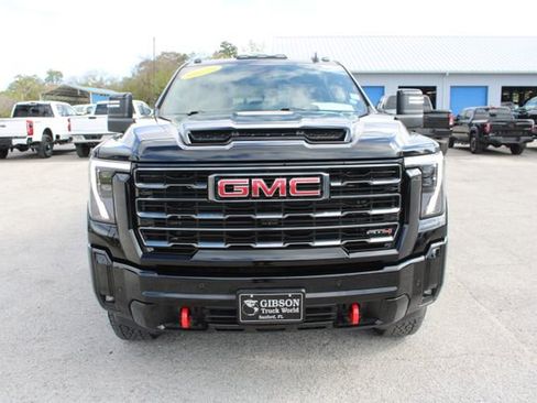 Used 2025 GMC Sierra 2500 AT4 image 2