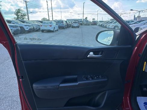 Used 2019 Kia Sportage LX AWD/4WD image 10