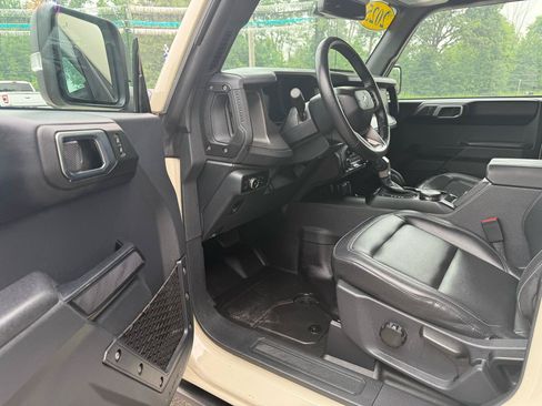 Used 2025 Ford Bronco Badlands AWD/4WD image 15