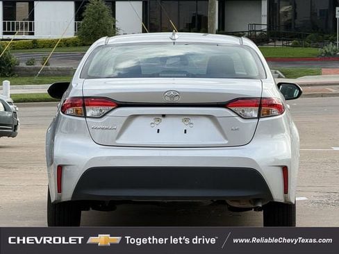 Used 2025 Toyota Corolla LE FWD image 7