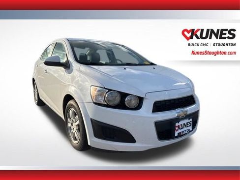 Used 2016 Chevrolet Sonic LT FWD image 2