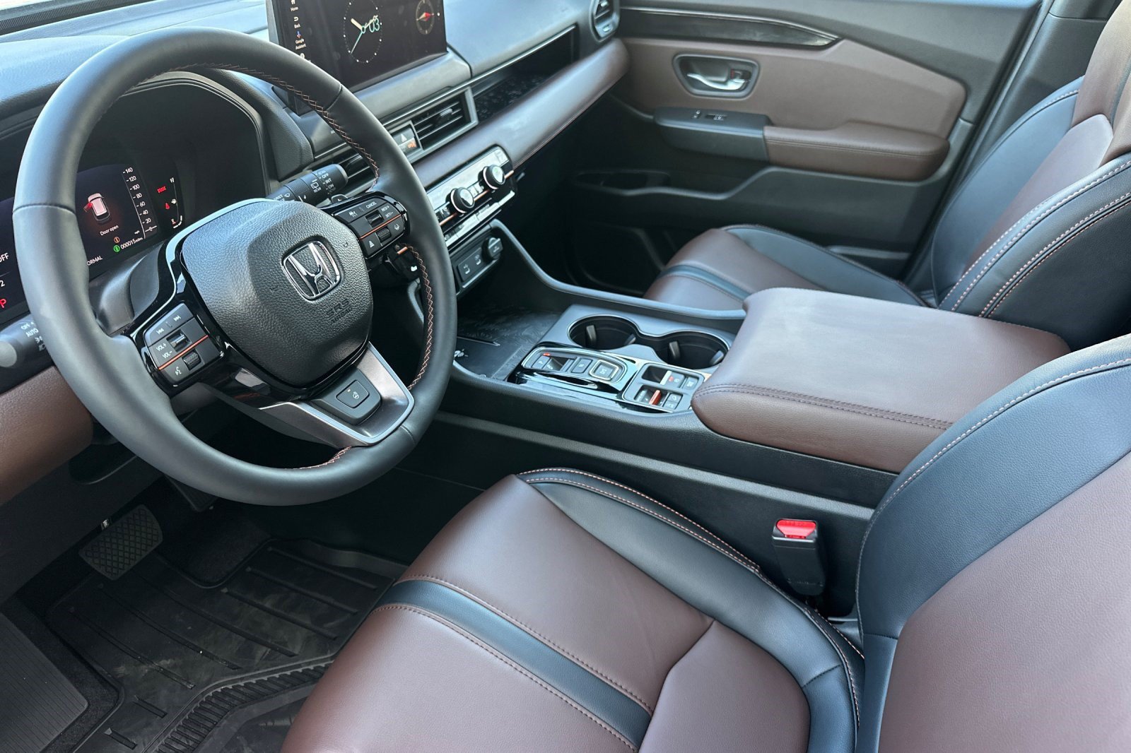 New 2026 Honda Pilot TrailSport image 4