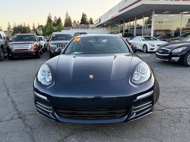 Used 2014 Porsche Panamera image 2