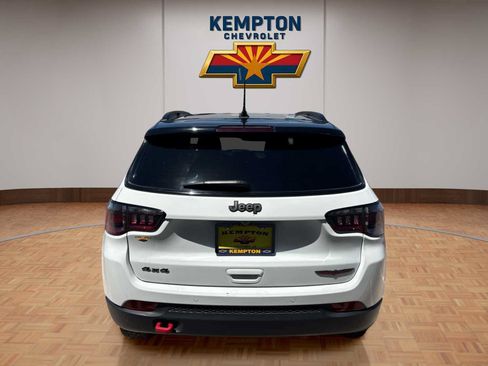 Used 2025 Jeep Compass Trailhawk AWD/4WD image 5