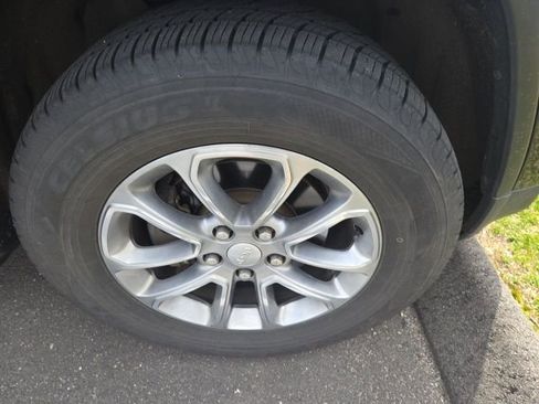 Used 2014 Jeep Grand Cherokee Limited image 10