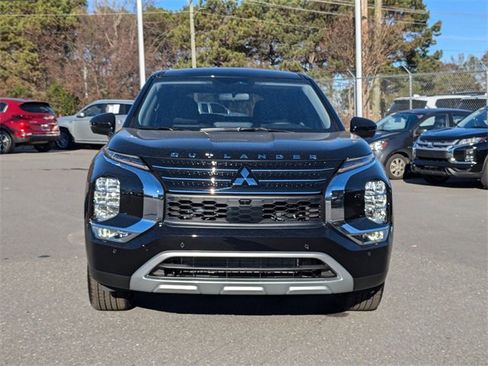 New 2025 Mitsubishi Outlander SE image 8