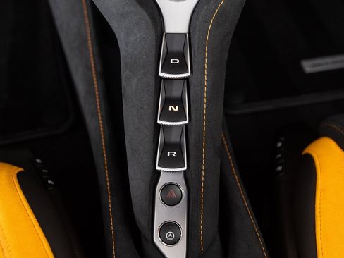 Used 2024 McLaren 750S Spider image 20