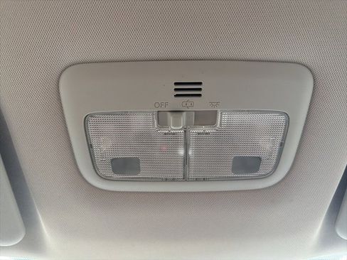 Used 2016 Toyota Corolla LE image 26