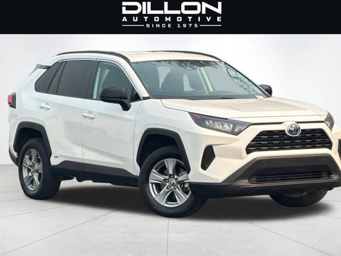 Used 2022 Toyota RAV4 LE AWD/4WD image 2