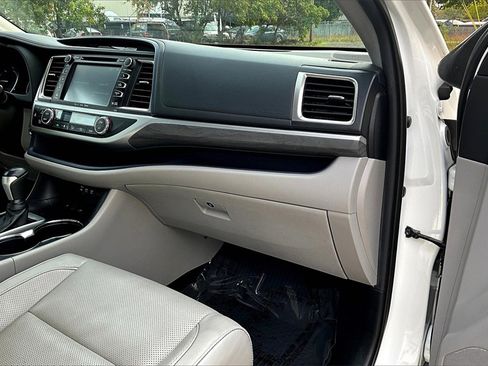 Used 2019 Toyota Highlander Limited Platinum image 20