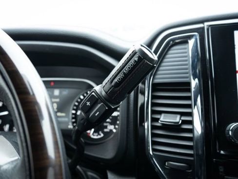 Used 2020 Nissan Titan Platinum Reserve w/ Moonroof Package image 27