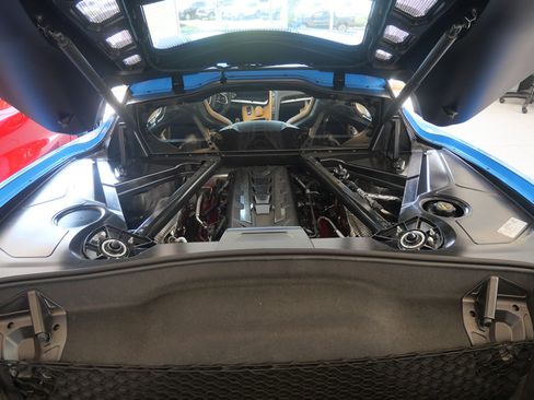 Used 2024 Chevrolet Corvette Stingray Preferred Cpe w/ Battery Protection Package RWD image 17
