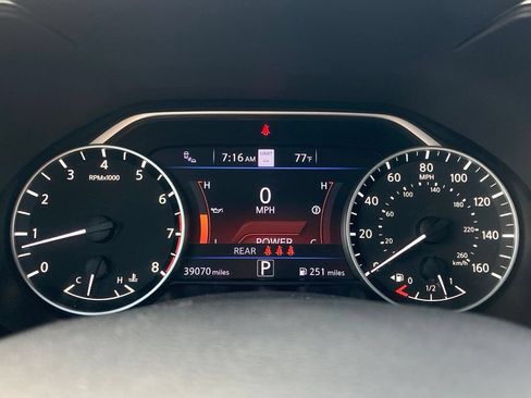 Used 2023 Nissan Maxima SR w/ Sport Mat Group FWD image 16
