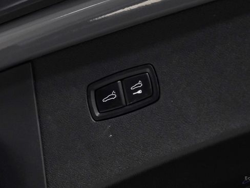 Used 2024 Porsche Cayenne Turbo GT AWD/4WD image 98
