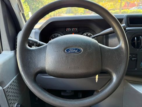 Used 2015 Ford E-350 and Econoline 350 Super Duty image 15