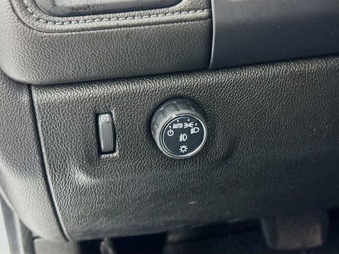 Used 2020 GMC Canyon SLE image 10