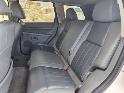 Used 2006 Jeep Grand Cherokee Laredo AWD/4WD image 7