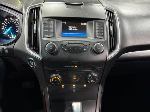 Used 2018 Ford Edge SE FWD image 15