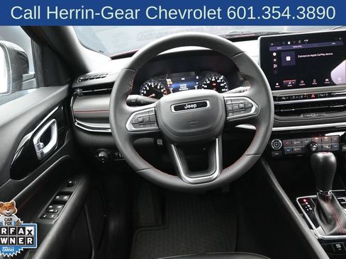Used 2025 Jeep Compass Trailhawk AWD/4WD image 30