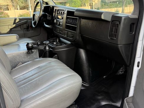 Used 2020 Chevrolet Express 2500 w/ Driver Convenience Package image 9