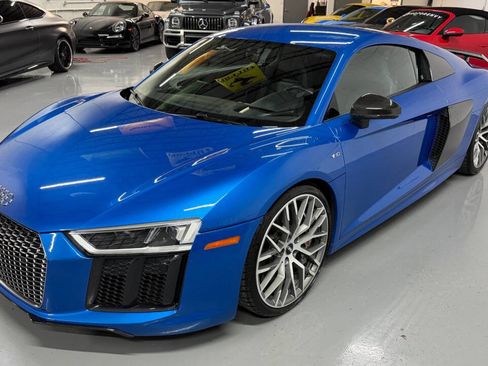 Used 2017 Audi R8 V10 plus w/ Full Leather Package image 37