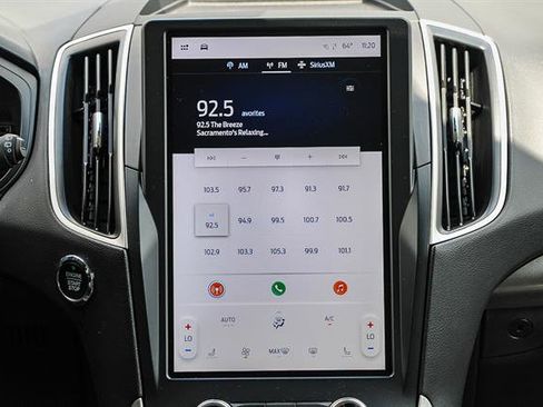 Used 2023 Ford Edge SEL image 14