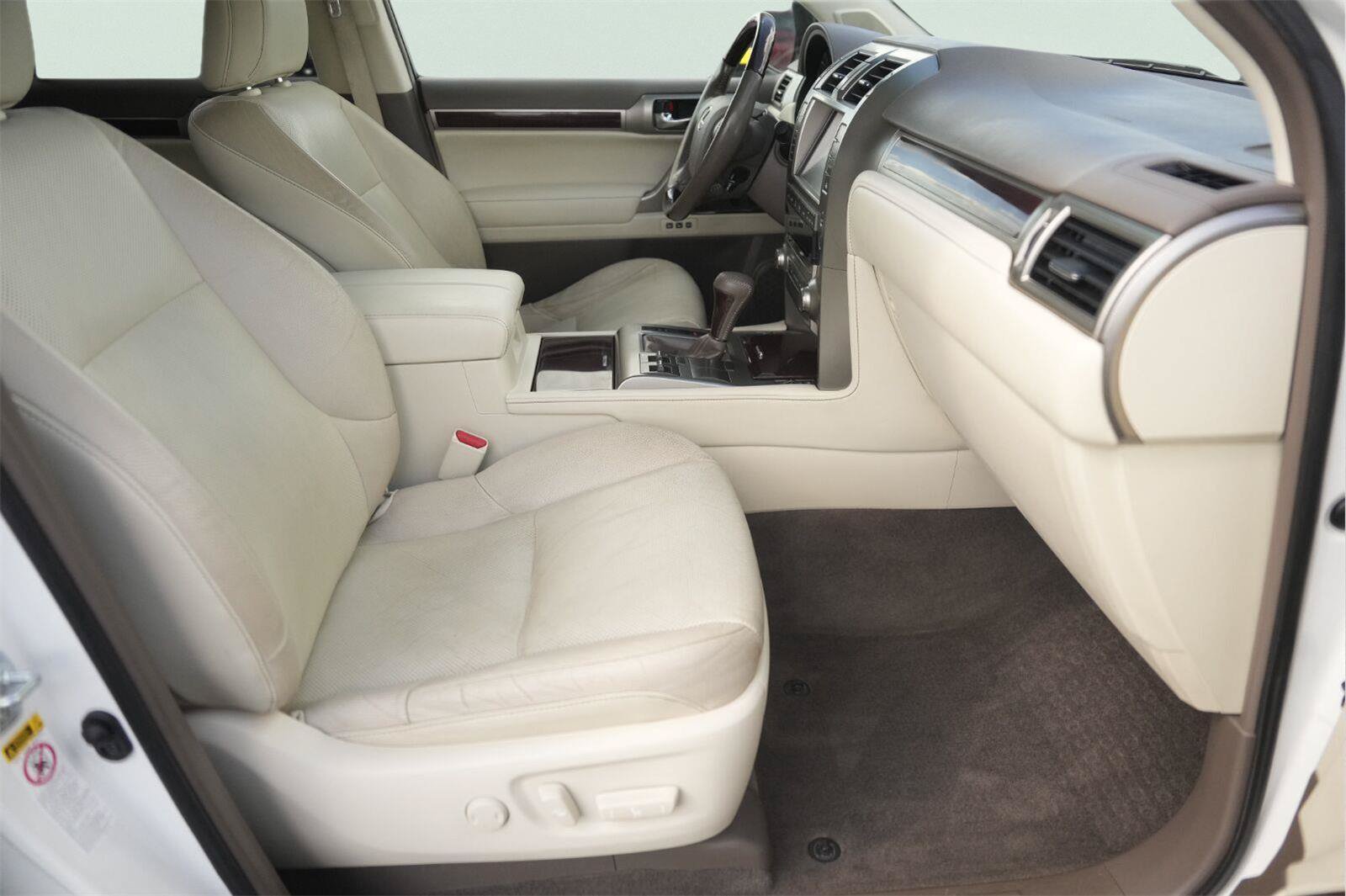 Used 2019 Lexus GX 460 Premium w/ Premium Package AWD/4WD image 19