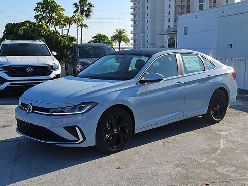 New 2026 Volkswagen Jetta SE image 2