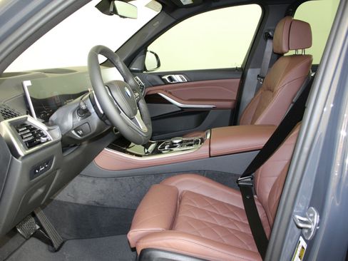 New 2026 BMW X5 xDrive50e w/ Climate Comfort Package image 25