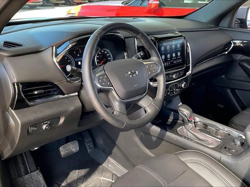 Used 2023 Chevrolet Traverse RS image 17