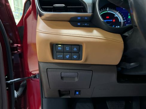 Used 2021 Toyota Highlander Platinum image 30