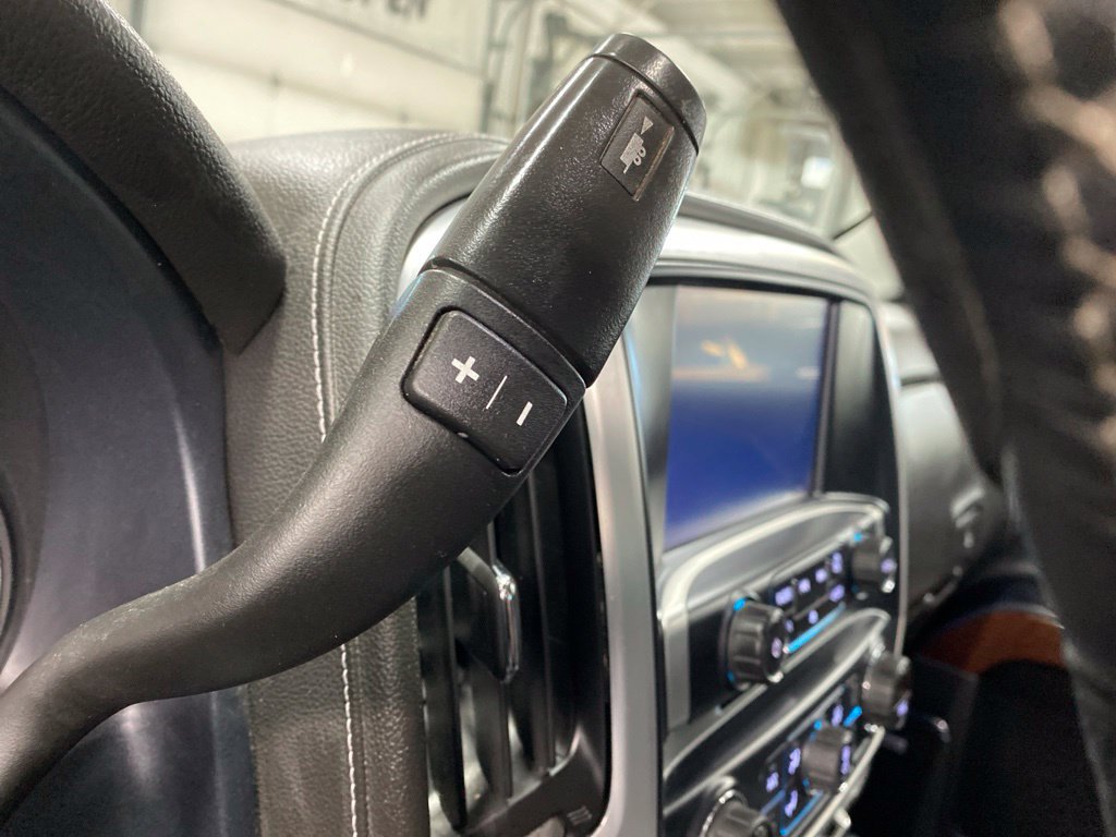 Used 2019 GMC Sierra 2500 SLT w/ Duramax Plus Package AWD/4WD image 38